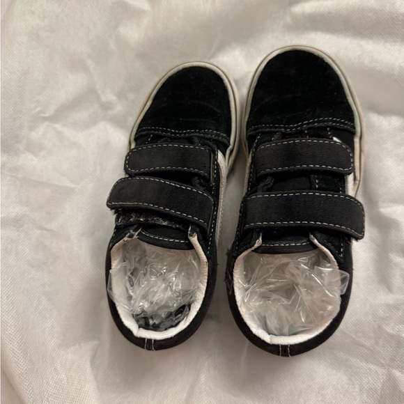 Bundle of three toddler shoes - Picture 13 of 16
